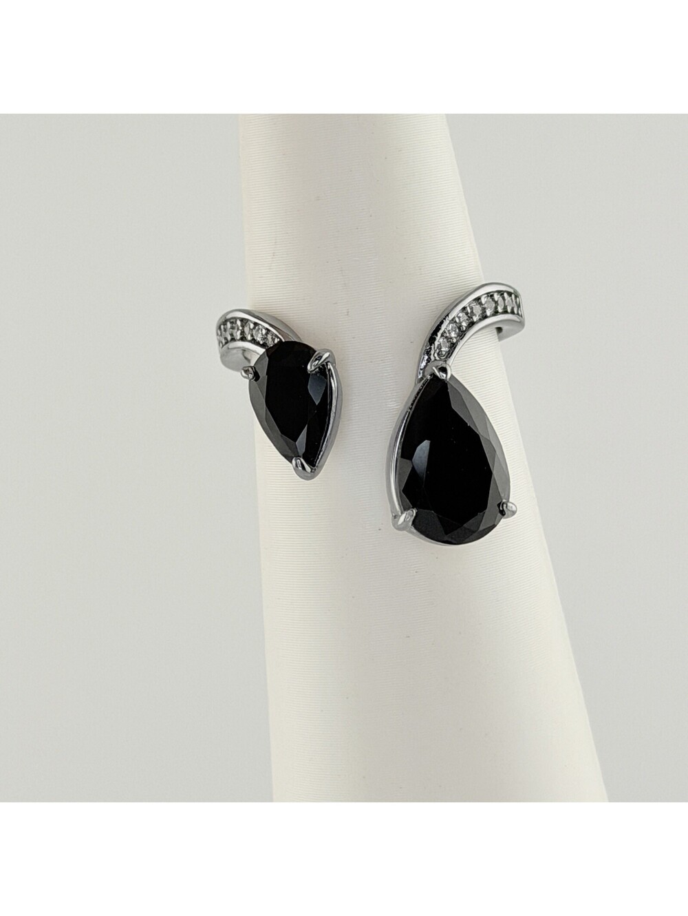 Bomb Party Ring Size 7 "Warm Wishes" Black Onyx on Hematite RG44549